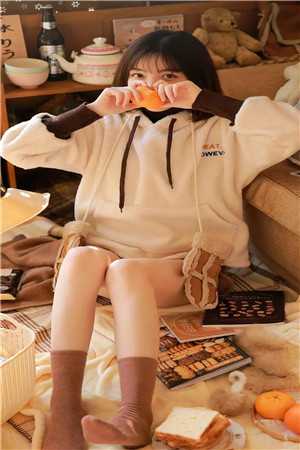 宝可梦：开局一只喷火龙异常火爆